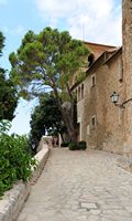 La ville de Deià à Majorque. Église de Deià. Cliquer pour agrandir l'image.