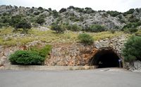 La ville d'Escorca à Majorque. Tunnel près du lac de Gorg Blau. Cliquer pour agrandir l'image.