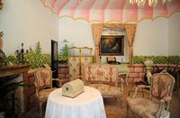His Florentine living Granja Esporles. Click to enlarge the image.