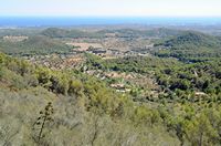 Castle Santueri Felanitx Mallorca - View of the east coast of Porto Colom Cala d'Or. Click to enlarge the image.