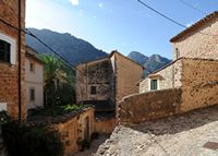 La ville de Fornalutx à Majorque. Rue de Fornalutx. Cliquer pour agrandir l'image.