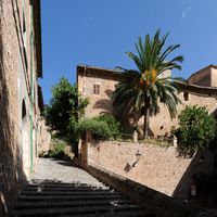 La ville de Fornalutx à Majorque. Carrer de l'Església. Cliquer pour agrandir l'image.
