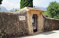 La ville de Fornalutx à Majorque. Cimetière de Fornalutx. Cliquer pour agrandir l'image.