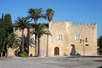 The town of Manacor in Mallorca - The Tower of Enagistes (author Olaf Tausch). Click to enlarge the image in Panoramio (new tab).