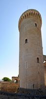 Le château de Bellver à Majorque. Tour de l'Hommage. Cliquer pour agrandir l'image.