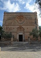 The city of Petra in Mallorca - Facade of the church of Saint-Pierre. Click to enlarge the image.