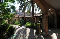 La ville de Petra à Majorque. Jardin du Musée Juníper Serra. Cliquer pour agrandir l'image.