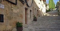 La ville de Pollença à Majorque. Montée du Calvaire. Cliquer pour agrandir l'image.