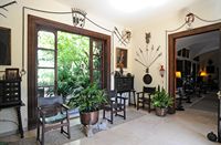 La finca Els Calderers de Sant Joan à Majorque. Le vestibule du manoir. Cliquer pour agrandir l'image.