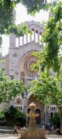 La ville de Sóller à Majorque. Église Saint-Bartholomé. Cliquer pour agrandir l'image.