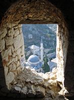 Mosque seen since the fortress (Author: Saxx teacher). Click to enlarge the image.