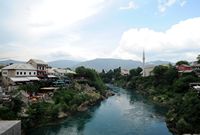 La ville de Mostar en Herzégovine. Neretva à Mostar. Cliquer pour agrandir l'image.