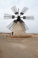 The village of Tefía in Fuerteventura. male mill (molino). Click to enlarge the image in Adobe Stock (new tab).