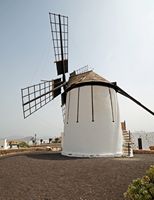 The village of Tiscamanita in Fuerteventura. Moulin. Click to enlarge the image in Adobe Stock (new tab).