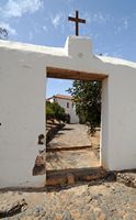 The town of Betancuria in Fuerteventura. The hermitage of San Diego Alcalá (Alcalá San Diego). Click to enlarge the image in Adobe Stock (new tab).