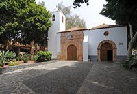 The town of Pájara in Fuerteventura. the facade of the church of Our Lady. Click to enlarge the image in Adobe Stock (new tab).