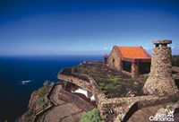 L'île d'El Hierro aux Canaries. Le belvédère de La Peña sur l'île d'El Hierro (auteur Office de Tourisme des Canaries). Cliquer pour agrandir l'image.