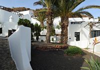 The village of Nazaret in Lanzarote. The house of Omar Sharif. Click to enlarge the image.