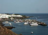 The town of Puerto del Carmen in Lanzarote. Le port. Click to enlarge the image.