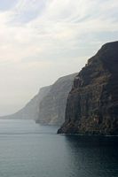 Le village de Puerto de Santiago à Ténériffe. Los Gigantes. Cliquer pour agrandir l'image.