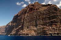 Le village de Puerto de Santiago à Ténériffe. Los Gigantes. Cliquer pour agrandir l'image.