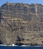 Le village de Puerto de Santiago à Ténériffe. Los Gigantes. Cliquer pour agrandir l'image.