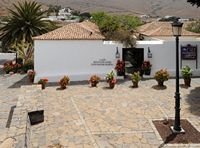 The town of Betancuria in Fuerteventura. The entrance to the Casa Santa Maria. Click to enlarge the image.