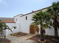 The town of Betancuria in Fuerteventura. The Santa María church. Click to enlarge the image.