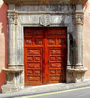 The town of La Orotava in Tenerife. Portal de la casa mesa. Click to enlarge the image.
