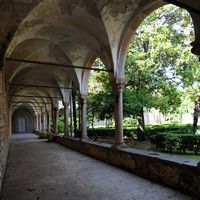 Kloster der Abtei benediktinere. Klicken, um das Bild in Adobe Stock zu vergrößern (neue Nagelritze).