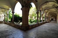 Kloster der Abtei benediktinere. Klicken, um das Bild in Adobe Stock zu vergrößern (neue Nagelritze).