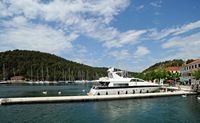 Le parc national de la Krka en Croatie. Le port de Skradin sur la Krka. Cliquer pour agrandir l'image dans Adobe Stock (nouvel onglet).