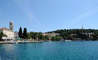 Le village de Cavtat en Croatie. Port de Cavtat. Cliquer pour agrandir l'image dans Adobe Stock (nouvel onglet).