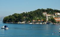 Le village de Cavtat en Croatie. Presqu'île de Rat. Cliquer pour agrandir l'image dans Adobe Stock (nouvel onglet).
