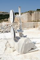 Le village de Povlja, île de Brač en Croatie. Une carrière de pierre de Brač à Povlja. Cliquer pour agrandir l'image dans Adobe Stock (nouvel onglet).