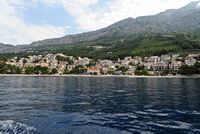 La ville de Brela en Croatie. Marina de Soline. Cliquer pour agrandir l'image dans Adobe Stock (nouvel onglet).