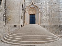 SüdPortal der Kirche der dominikanischen. Klicken, um das Bild in Adobe Stock zu vergrößern (neue Nagelritze).