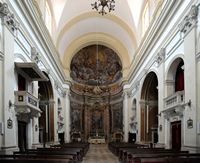 Schiff der Kirche Heilige-Ignatius. Klicken, um das Bild in Adobe Stock zu vergrößern (neue Nagelritze).