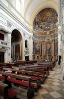 Schiff der Kirche Heilige-Ignatius. Klicken, um das Bild in Adobe Stock zu vergrößern (neue Nagelritze).