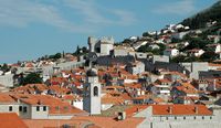 Les fortifications de Dubrovnik en Croatie. Fortifications du nord. Forteresse Minčeta vue depuis les remparts du port. Cliquer pour agrandir l'image dans Adobe Stock (nouvel onglet).