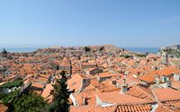 Les fortifications de Dubrovnik en Croatie. Fortifications du nord. La Ville Close vue depuis la Forteresse Minceta. Cliquer pour agrandir l'image dans Adobe Stock (nouvel onglet).