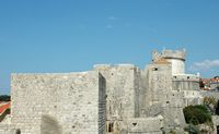 Les fortifications de Dubrovnik en Croatie. Fortifications du nord. Vues depuis fort asimon. Cliquer pour agrandir l'image dans Adobe Stock (nouvel onglet).