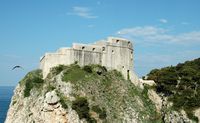 Festung Sankt Lorentz. Klicken, um das Bild in Adobe Stock zu vergrößern (neue Nagelritze).