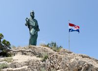 La ville de Makarska en Croatie. La statue de saint Pierre. Cliquer pour agrandir l'image dans Adobe Stock (nouvel onglet).