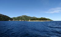 La ville de Polače, île de Mljet en Croatie. Vue du catamaran. Cliquer pour agrandir l'image dans Adobe Stock (nouvel onglet).