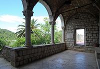 La ville de Polače, île de Mljet en Croatie. Monastère Sainte-Marie. Cliquer pour agrandir l'image dans Adobe Stock (nouvel onglet).