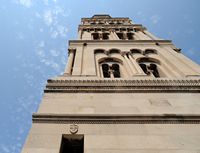 Le campanile de la cathédrale de Split. Cliquer pour agrandir l'image dans Adobe Stock (nouvel onglet).
