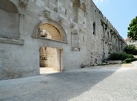 Porte von Or Diokletianpalast bis Split. Klicken, um das Bild in Adobe Stock zu vergrößern (neue Nagelritze).