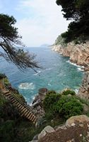 Les îles Élaphites en Croatie. Côte de Koločep. Cliquer pour agrandir l'image.