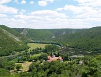 Le monastère de la Krka en Croatie. Le monastère Saint-Michel-Archange (auteur N. P. Krka). Cliquer pour agrandir l'image.